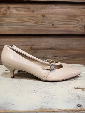 Vionic Leather ‘Minnie’ Kitten Heels